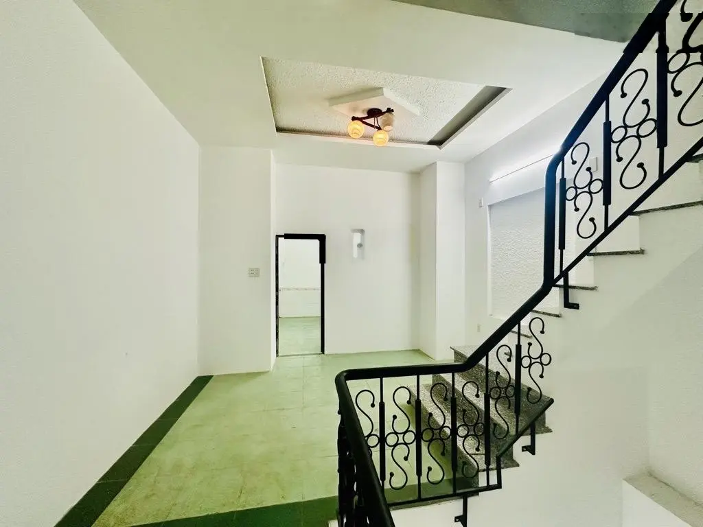 Nhà 3 tầng kiên cố ngay chợ đống đa chỉ nhỉnh 4 tỷ