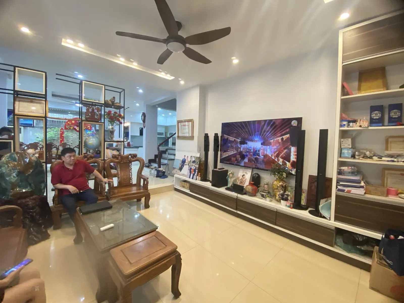 Bán gấp biệt Thự Việt Hưng 200mx4tầng - Mặt Phố ô tô tải tránh, xung quoanh 3 vườn hoa siêu thoáng