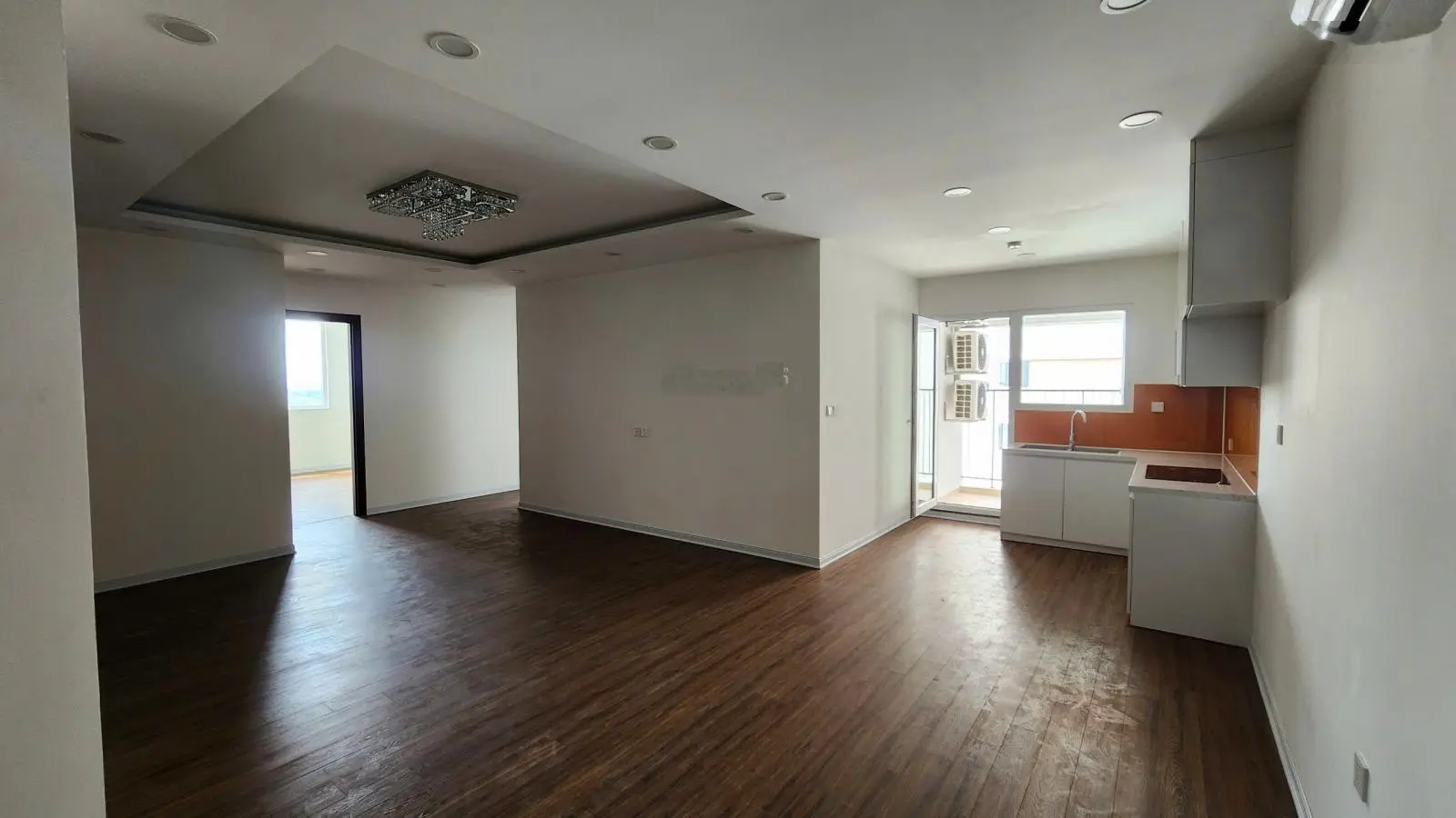 Chính chủ bán gấp căn Góc 98,87m2 tòa River giá 4tỷ5x0 nội thất liền tường mới nhận bàn giao chưa ở