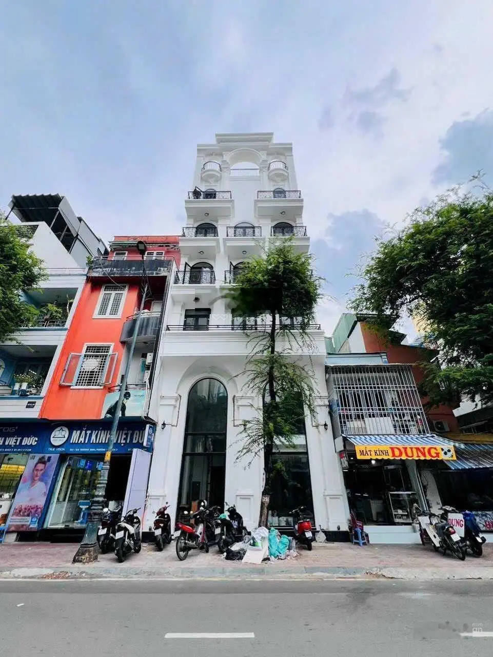 Bán nhà MT Nguyễn Cư Trinh, Quận 1 (8.6m x 23.5m) - 1 trệt 7 tầng, HĐT 335tr/tháng, giá 89 tỷ