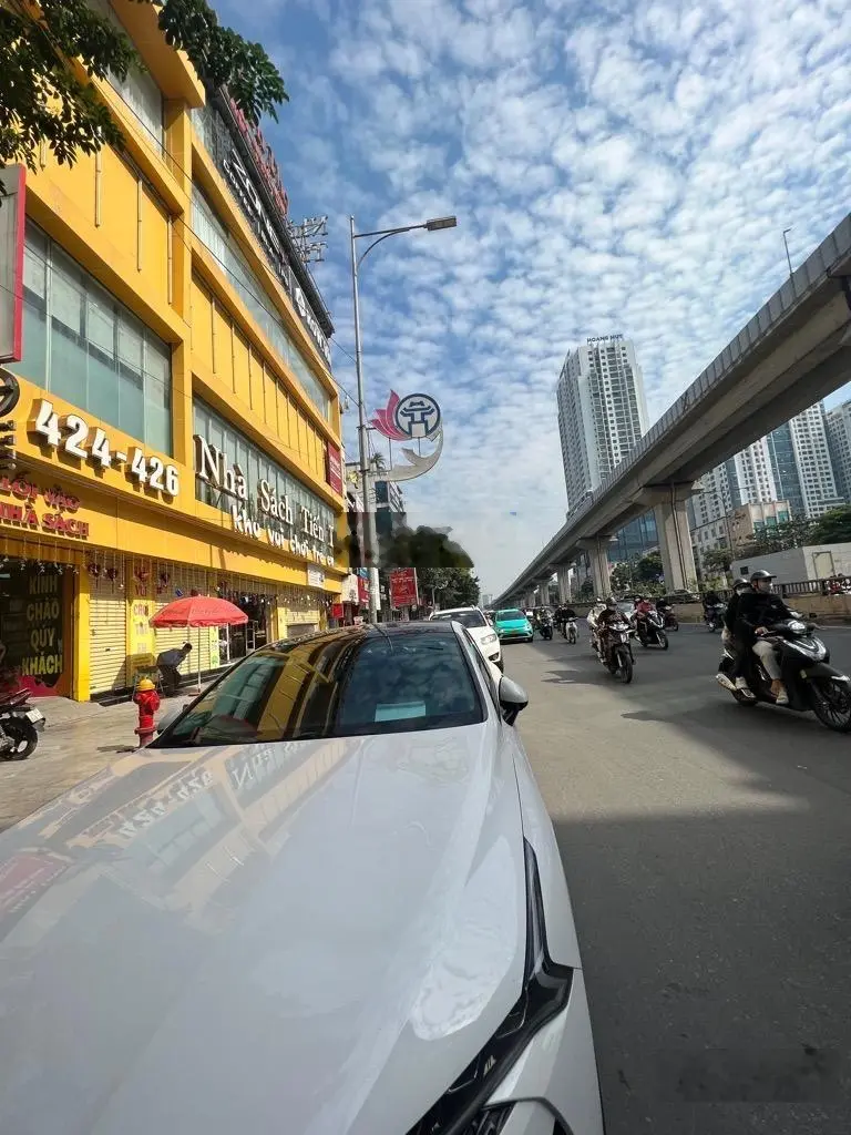 Bán nhà mặt phố nguyễn trãi 128m2- 26 tỷ