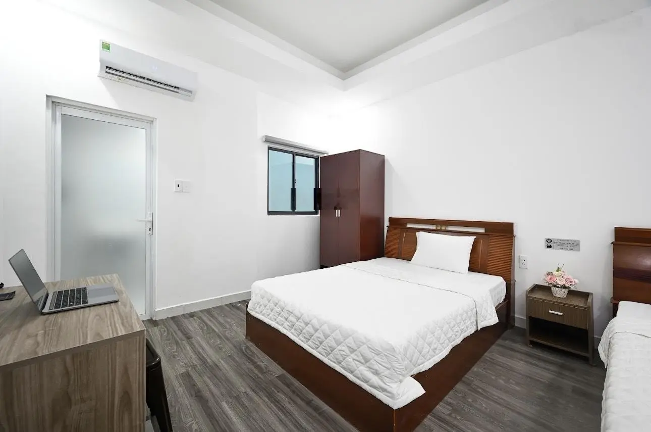 Bán gấp Khách sạn mặt phố khu Trường Sơn, 43,5 tỷ, 150m2, 6 tầng, Q.Tân Bình, TP.HCM