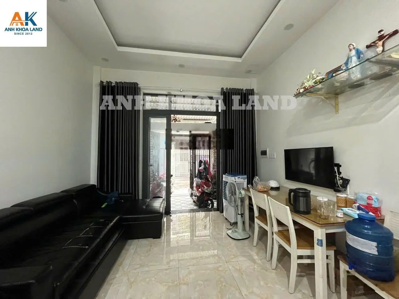 Gấp bán! nhà 3 tầng kiên cố nội thất hiện đại, chuẩn hoàn công, nhà đẹp xem thích ngay chỉ 5.55 tỷ