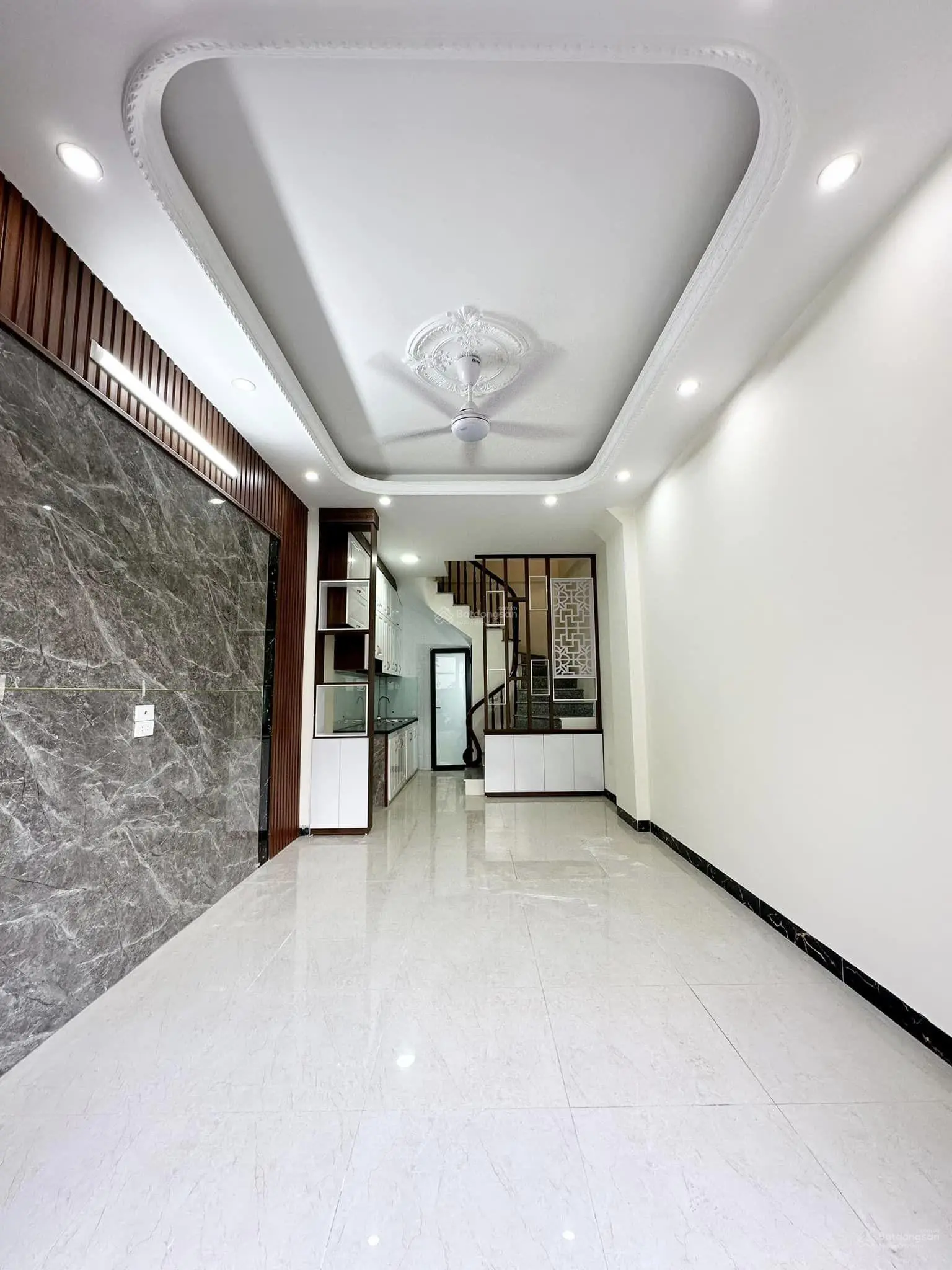 GẤP!! Chỉ bán trong tuần -Chủ nhà cần thu hồi vốn gấp-chấp nhận bán lỗ nhà 4 Tầng giá chỉ 2.4T