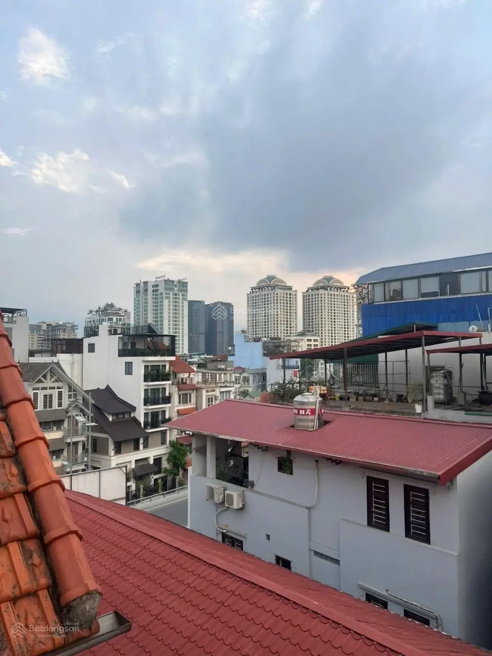 Bán nhà phố Tứ Liên, Tây Hồ, 1 nhà ra mặt phố, thang máy, DT 80m2* 5 tầng* giá 16tỷ