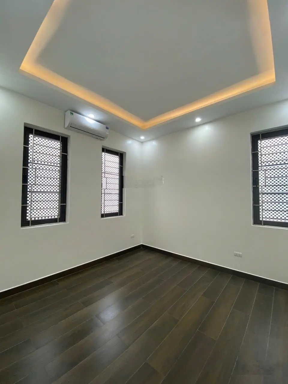 Bán nhà liền kề KĐT Yên Hoà 75m2, MT 5m 5 tầng nhà đẹp vị trí đẹp giá tốt giá 26,5tỷ, LH 0989 031 ***