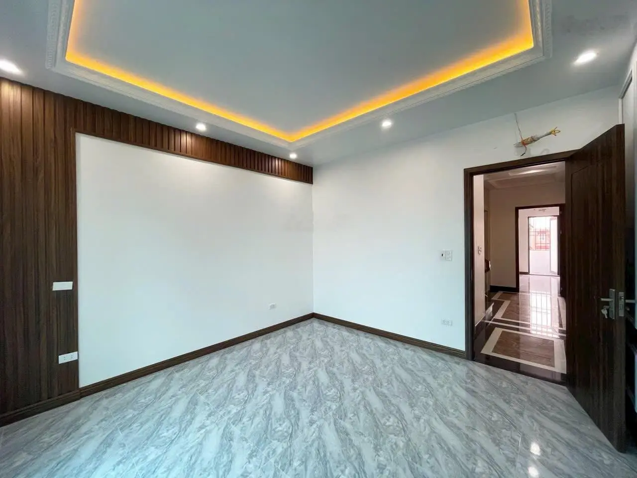 B.án nhà 4 Tầng Độc Lập ô tô vào nhà khu Ngô Gia Tự - Cát Bi