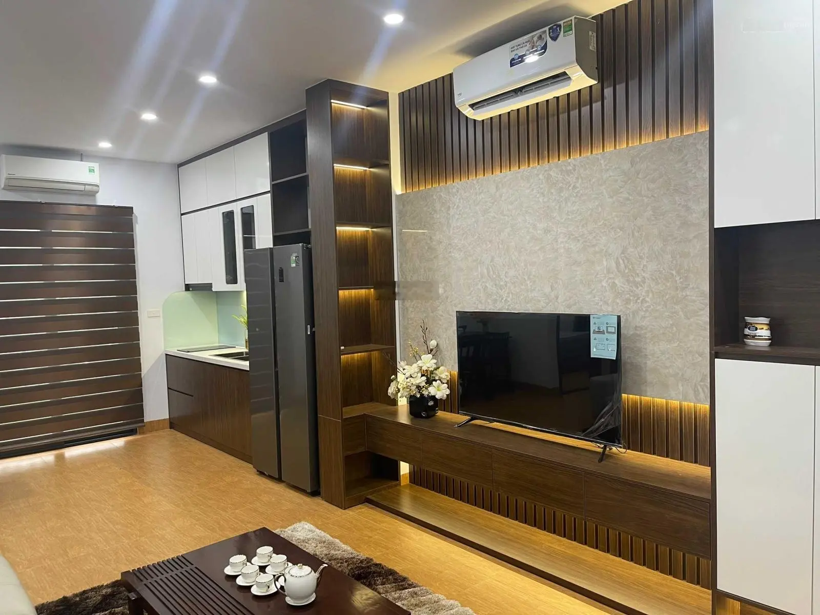 Bán căn góc 2pn hướng Đông Nam view chính diện bể bơi và công viên xanh chung cư Bình An Plaza