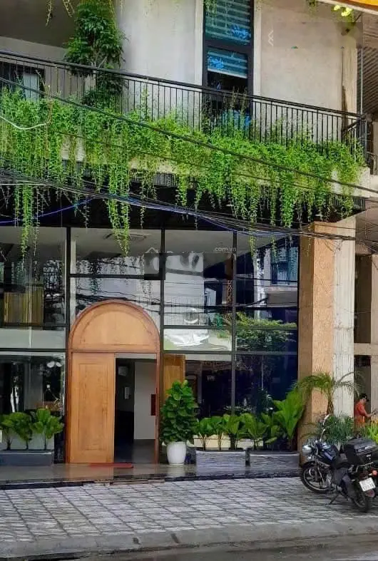 Bán tòa nhà Vip nhất nhì khu phố biển An thượng mặt tiền 9m có 14 phòng cho thuê.