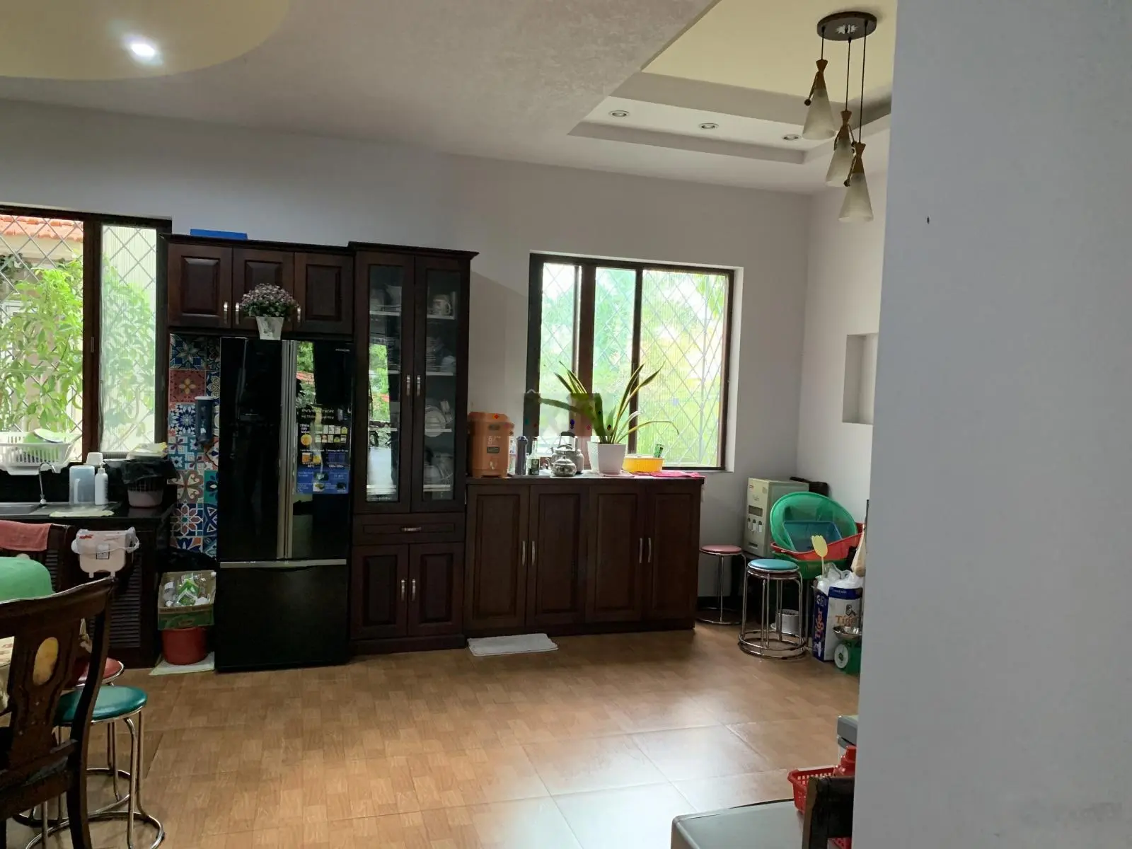 Giảm nhanh 5 tỷ - bán biệt thự khu compound đường Xuân Thủy - 209m2 - 3 lầu đẹp. Chỉ 44 tỷ