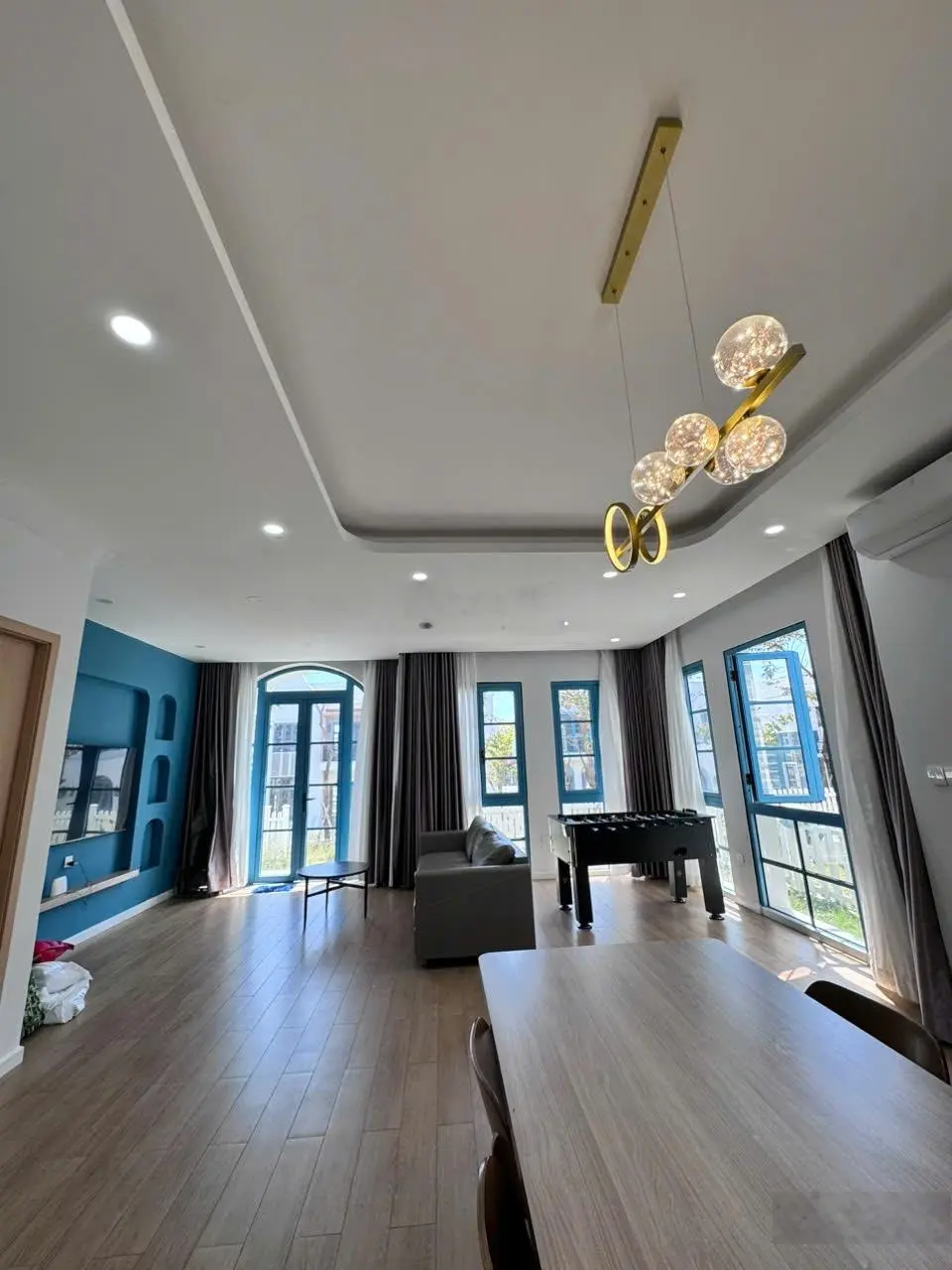 Chuyển nhượng BTSL 8x20m FULL NỘI THẤT gần ngay hồ bơi Giá: 5.5 tỷ Bao thuế phí LH: 0966765282