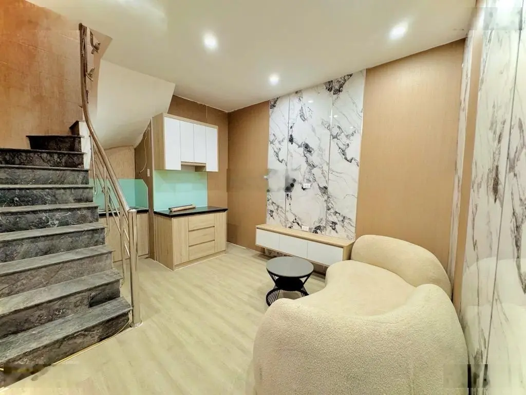 Bán nhà Trần Khát Chân, vị trí đẹp, nhà mới 5 tầng, sổ riêng DT 20m2, hơn 3 tỷ