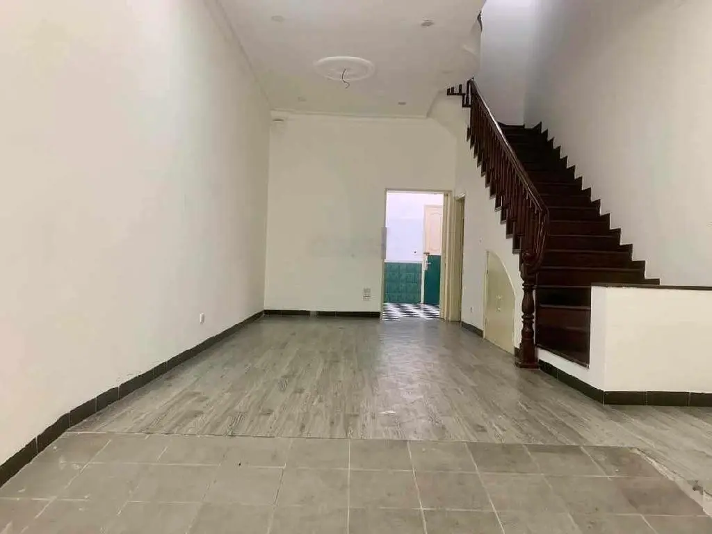 Bán nhà riêng 70m2, 2 thoáng, gần phố, ô tô vào nhà Đường Nguyễn Viết Xuân - Lê Trọng Tấn