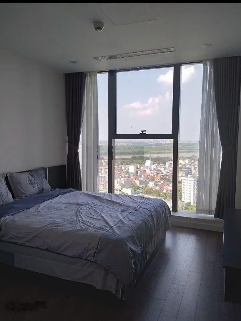 Cần bán căn 3PN/104m2 Sunshine City tầng cao view sông Hồng đẹp, có sổ. LH 0966 286 ***