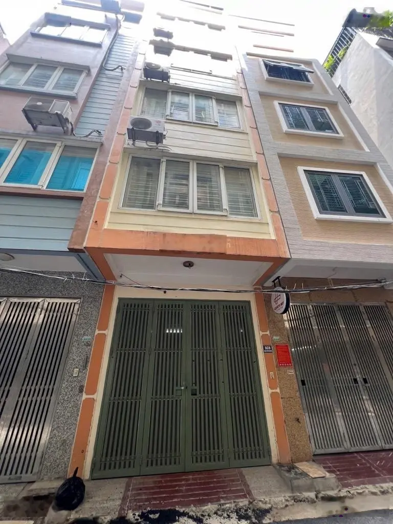 Cực hiếm, bán nhà chợ xanh cầu giấy 2 mặt ngõ ô tô kinh doanh đỉnh, 35,5 m2, giá 12,5 tỷ.