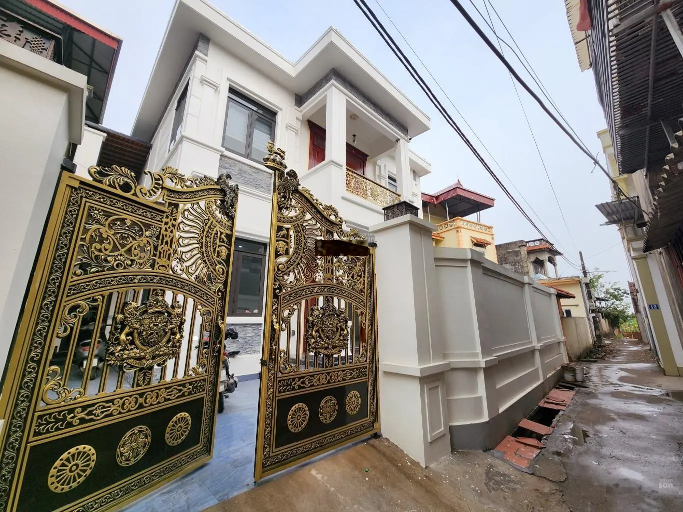 Biệt thự 2 tầng 180m tại Lệ chi Gia lâm giá 9 tỷ