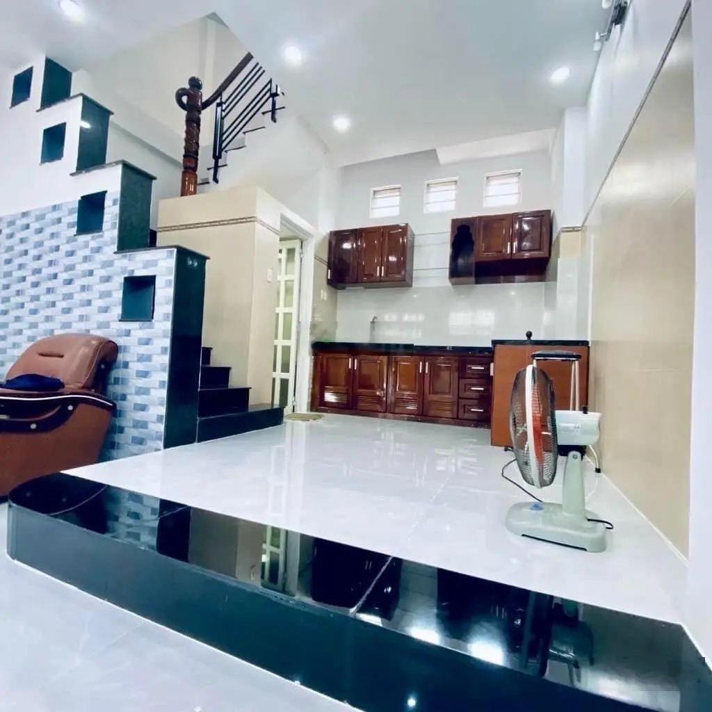 Cô tôi bán gấp căn nhà Nguyễn Thái Sơn, P5, Gò Vấp 1T2L 74m2(5*14,8m) giá 2tỷ880 sổ hồng chính chủ