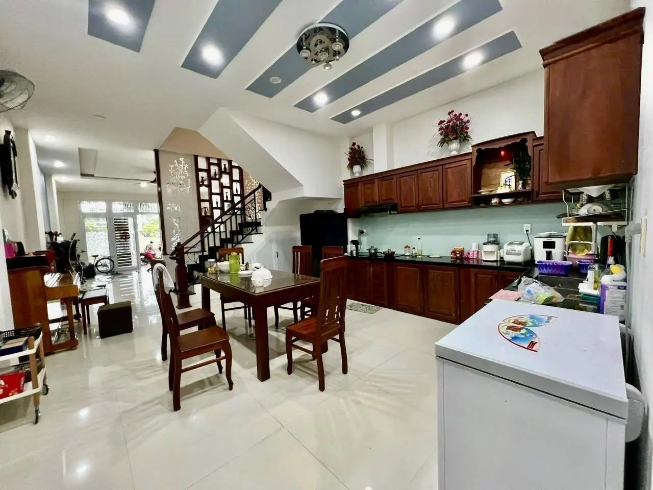 Bán nhà KĐT Hà Quang 1 full nội thất / nhà 4 tầng thiết kế thoáng đẹp / Sổ đỏ đã hoàn công Alo Em