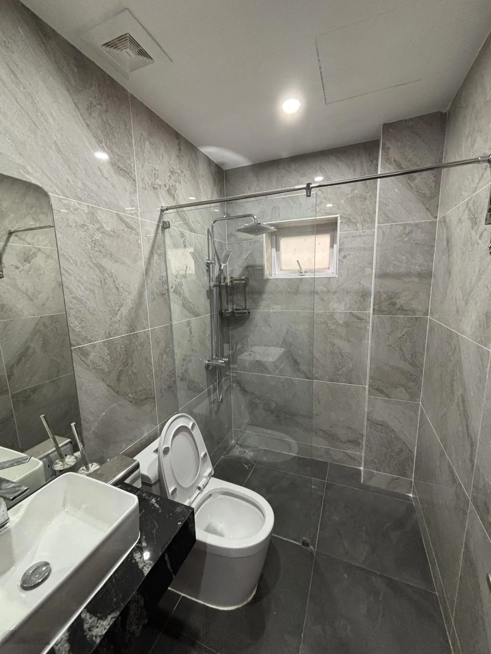 Nhà vũ tông phan ô tô đỗ cửa - lô góc chói sáng 52m2 x 5 tầng x 8.85 tỷ