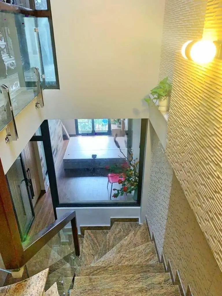 Bán nhà tại Nguyễn Văn Cừ, Long Biên. Diện tích 48m2, giá 7,5 tỷ