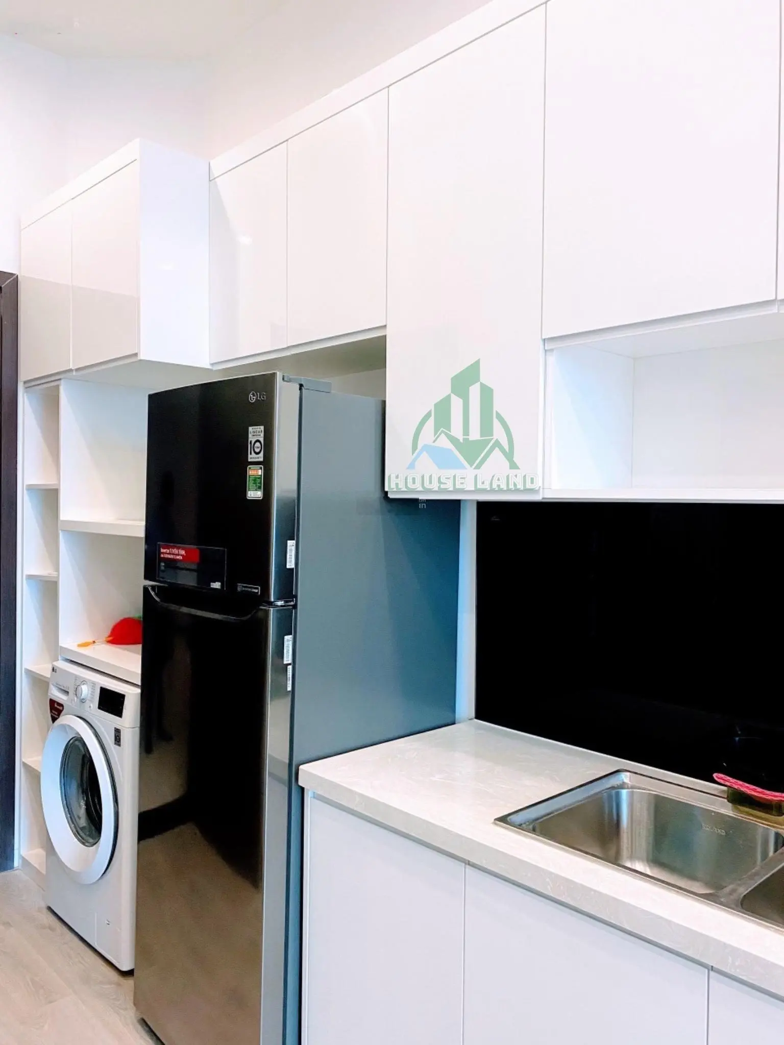 Bán căn hộ chung cư giá siêu hời chỉ 1,95 tỷ tại the sun avenue, 32m2