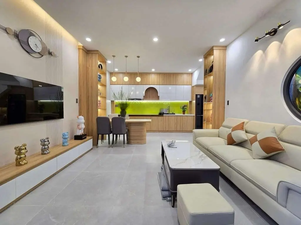 Chào bán nhà 2,5tầng kiệt ôtô thông hoàng diệu trung tâm hải châu,nhà đẹp như hoa hậu,full noi that