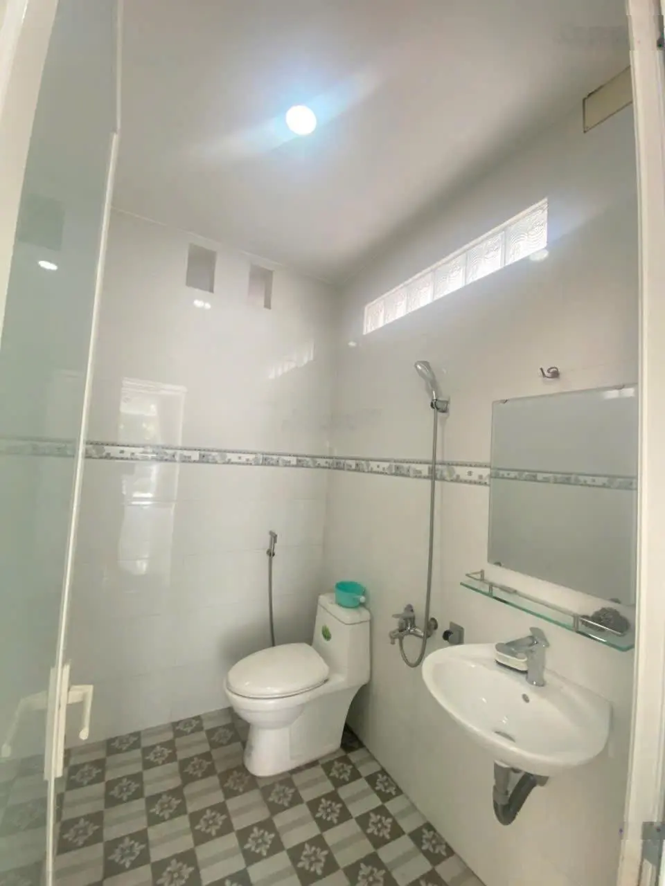 Bán nhà 4 tầng ngay võ văn ngân, linh chiểu. sau lưng kho bạc thủ đức.