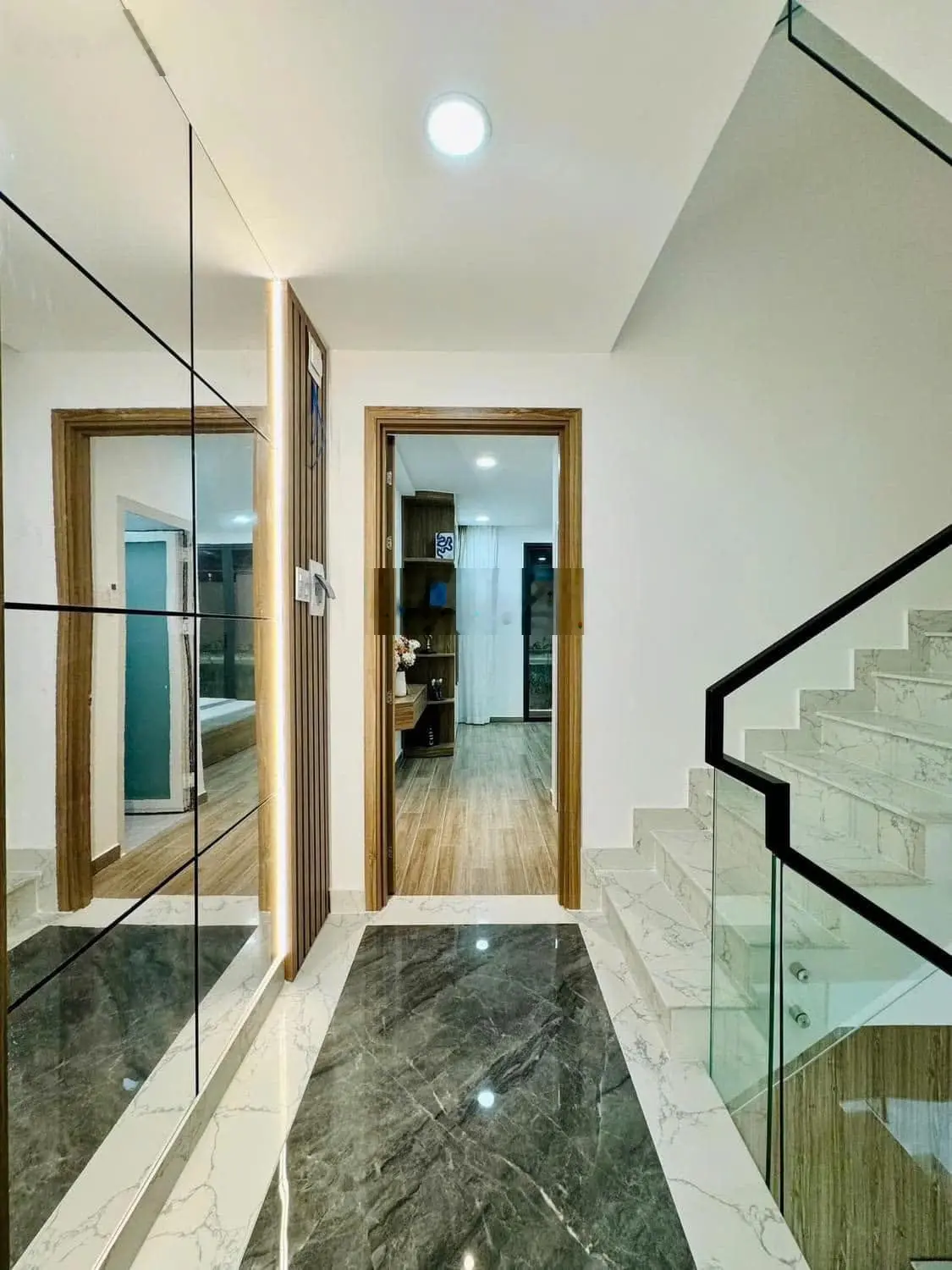Giá siêu rẻ quận 7, đường bùi văn ba, chỉ 3 tỷ 550 - dt50m2, kc-5 lầu, nhà đẹp - sổ sẵn - hoàn công