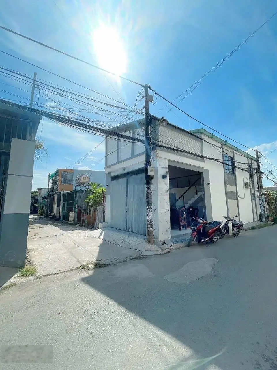 Hạ giá thêm 300tr, bán nhà mặt đường kinh doanh, buôn bán nhỏ