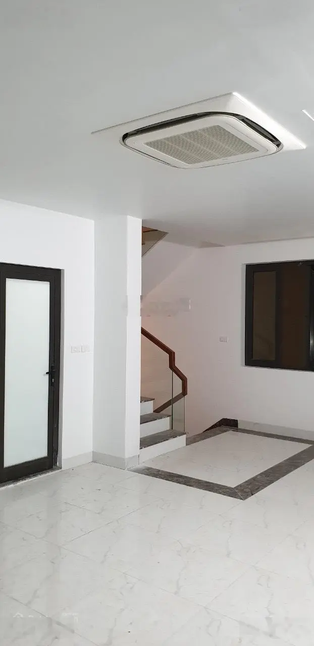 Bán gấp liền kề 98m2 Nguyễn Tuân 5 tầng có hầm. Đang cho thuê 600Triệu/Năm. Giá tốt LH: 0859 194 ***