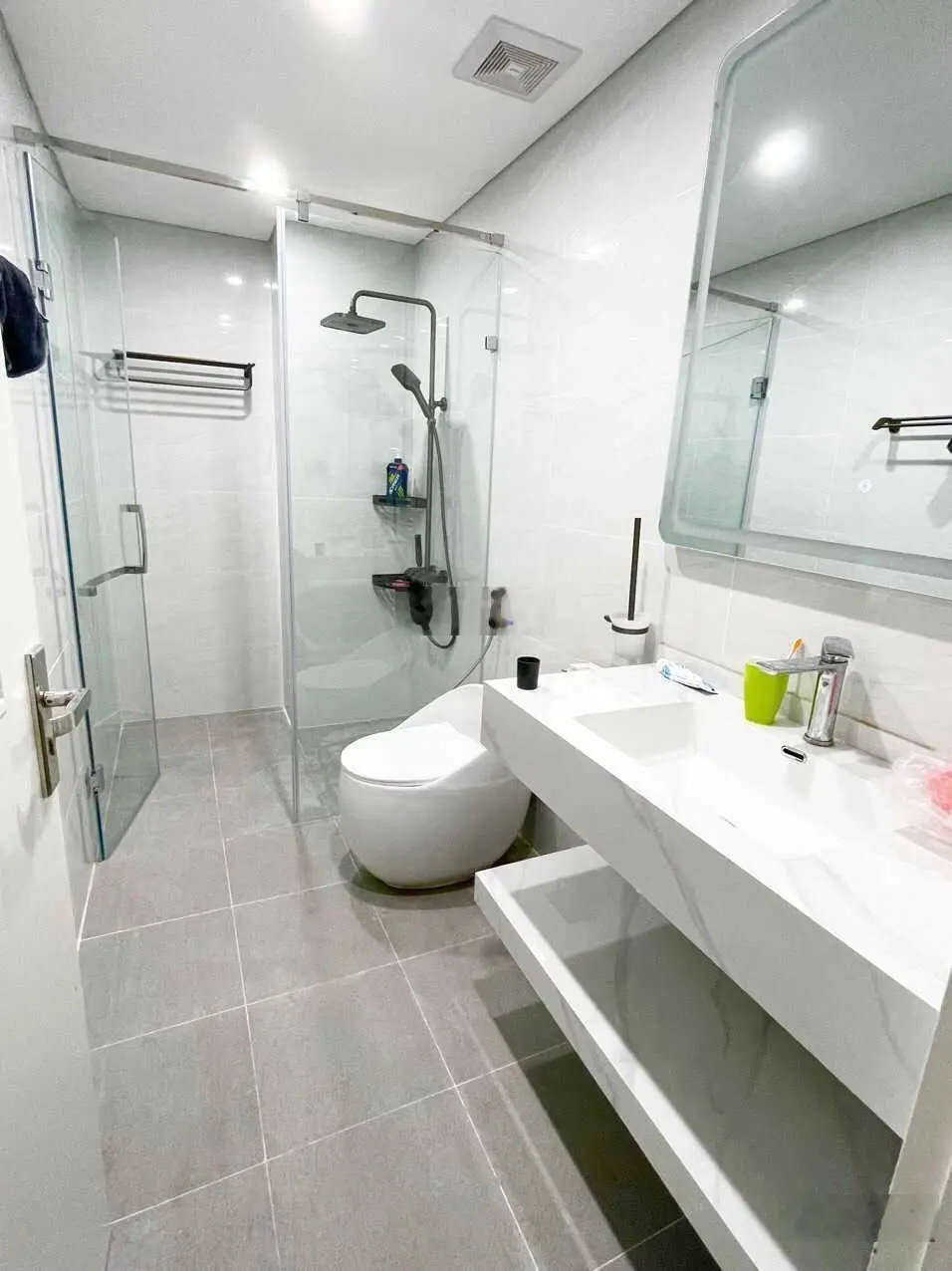 Tòa nhà 7 tầng thang máy, Trần Quốc Hoàn, vỉa hè ôtô tránh, 62m2 mặt tiền 6m - 26 tỷ, LH 0973 355 ***