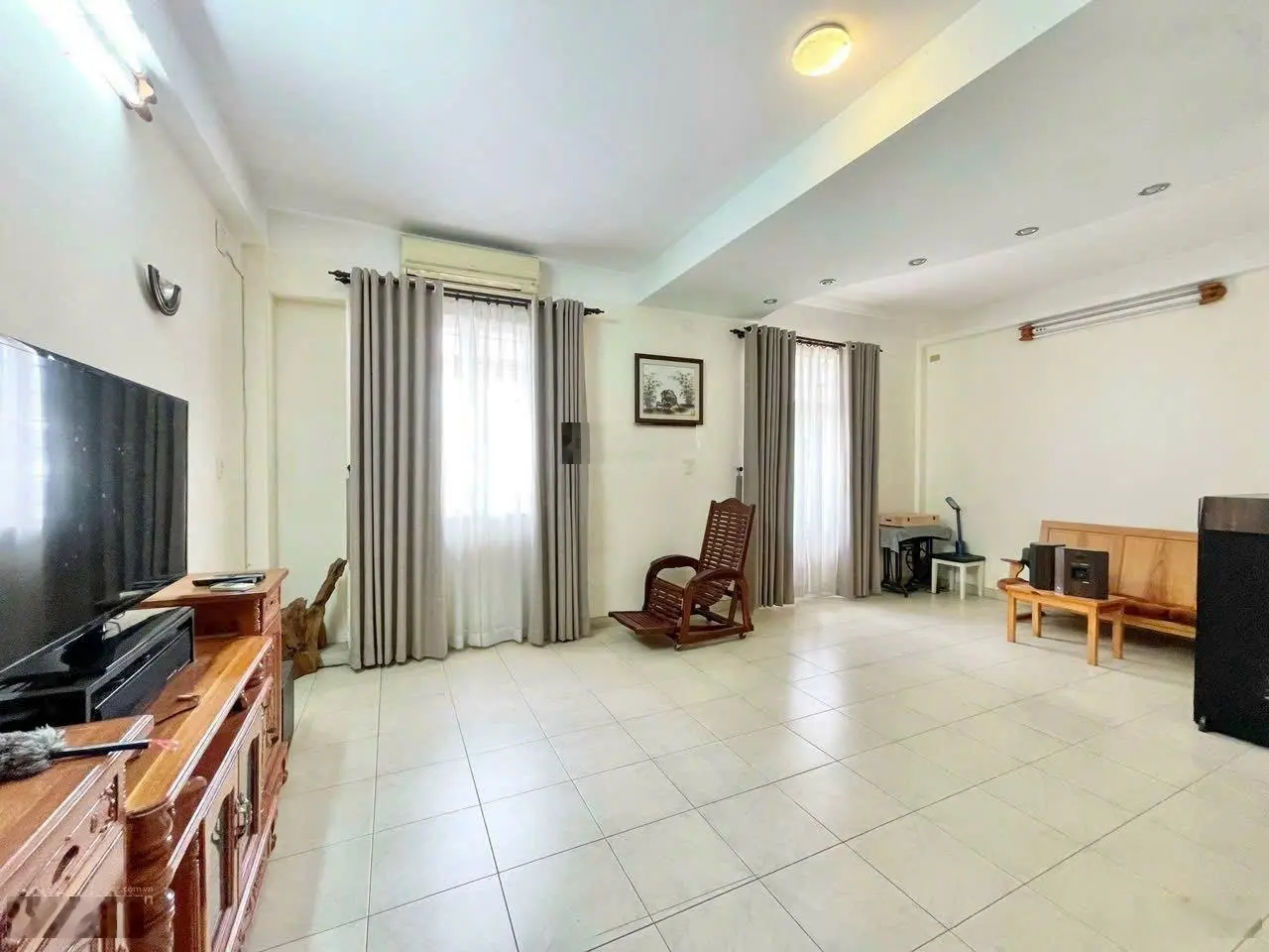 Bán nhà 1 trệt 2 lầu giá 15,5 tỷ, diện tích 126 m2, tại Hiệp Bình Chánh, Thủ Đức