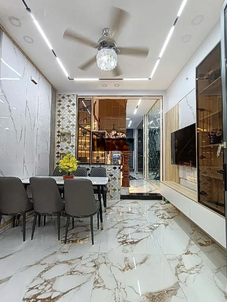 Siêu phẩm nhà đẹp 3 lầu Trần Nguyên Hãn Phường 13 Q8 ngay cầu Trà Và Quận 5.Đi trung tâm Quận 1 ,5p