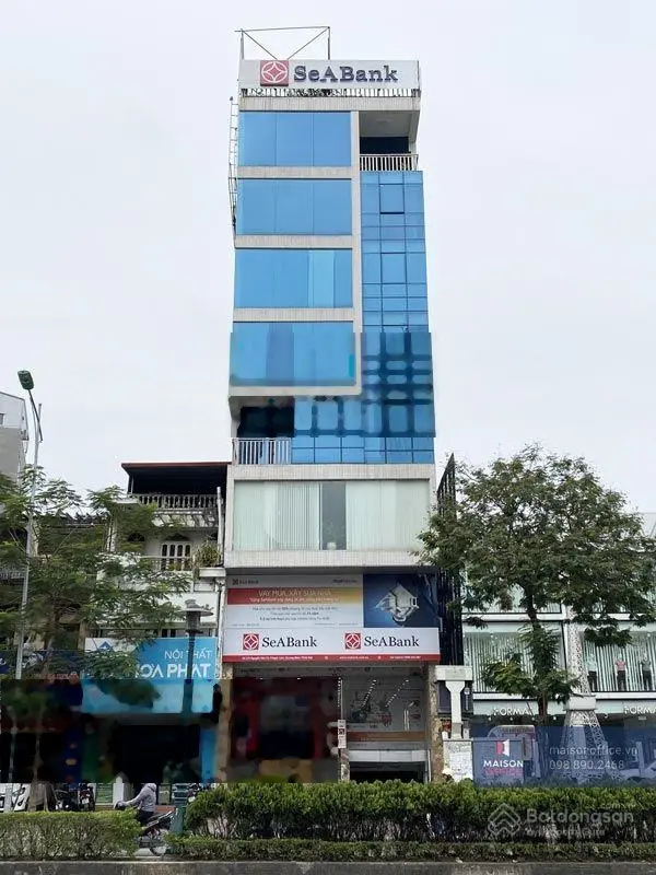 Hàng hiếm tại đường Nguyễn Văn Cừ, bán nhà mặt phố 220m2, giá 120 tỷ vnd