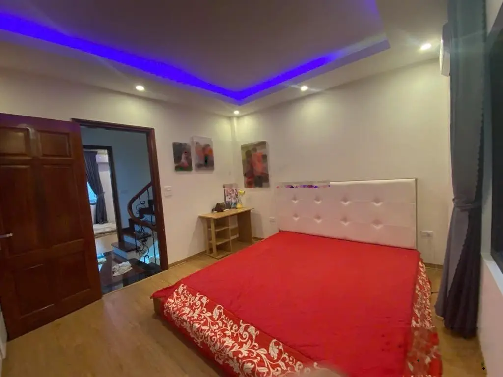 Nhà Mp nguyễn traiz, KD, vỉa hè, 25m2, già 4 tỷ.