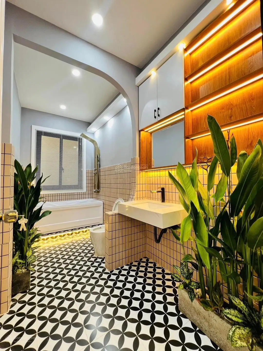 Bán căn nhà 48m2 hẻm 128 Trần Quốc Thảo, Phường 14, Quận 3, sổ riêng, bán gấp trong tuần, 2 tỷ350tr