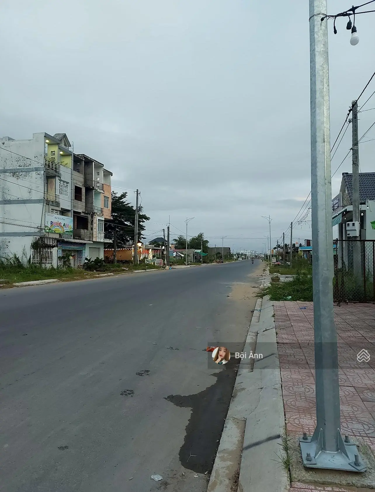 Cần vốn bán gấp lô đất MT 500tr/120m2 ngay Vincom Plaza Vĩnh Long, Đ.Bờ Kinh, P3, TP.Vĩnh Long, SHR