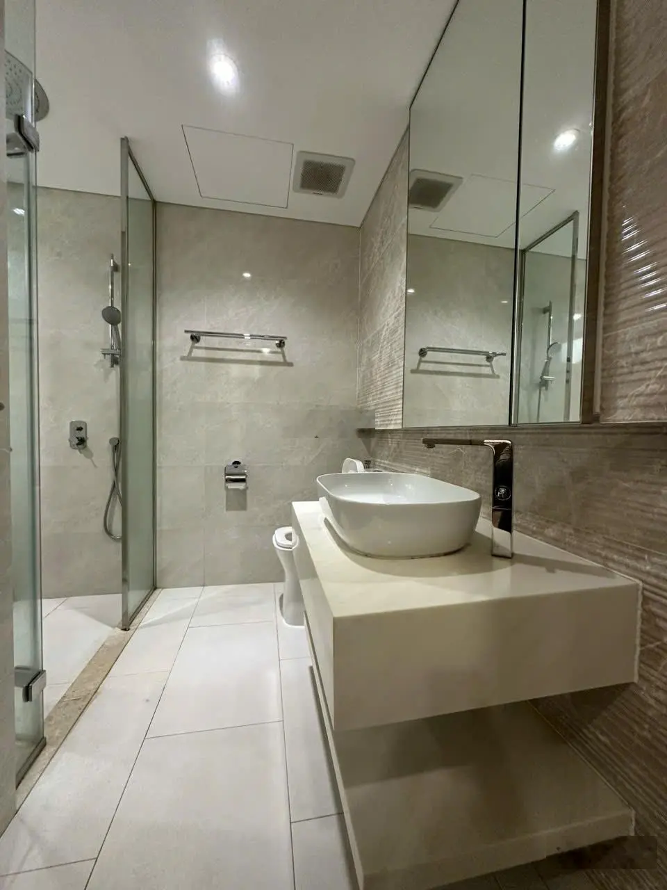 Bán CH The Ascentia - 2PN diện tích lớn 84m2 - Full NT - Giá 6,7 tỷ.LH 0393 885 *** - Trúc