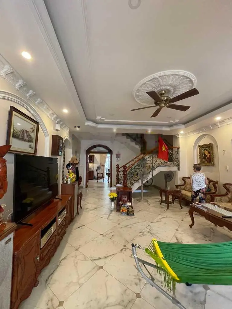 Biệt thự 5 tầng thang máy khu VIP Hồ Biểu Chánh 232m2