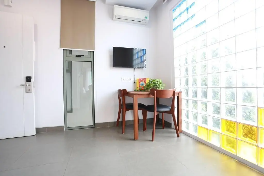Bán tòa nhà Hầm 7 tầng mặt tiền ngay Quốc Hương, 10x25m HD thuê 200tr/th, giá 60 tỷ