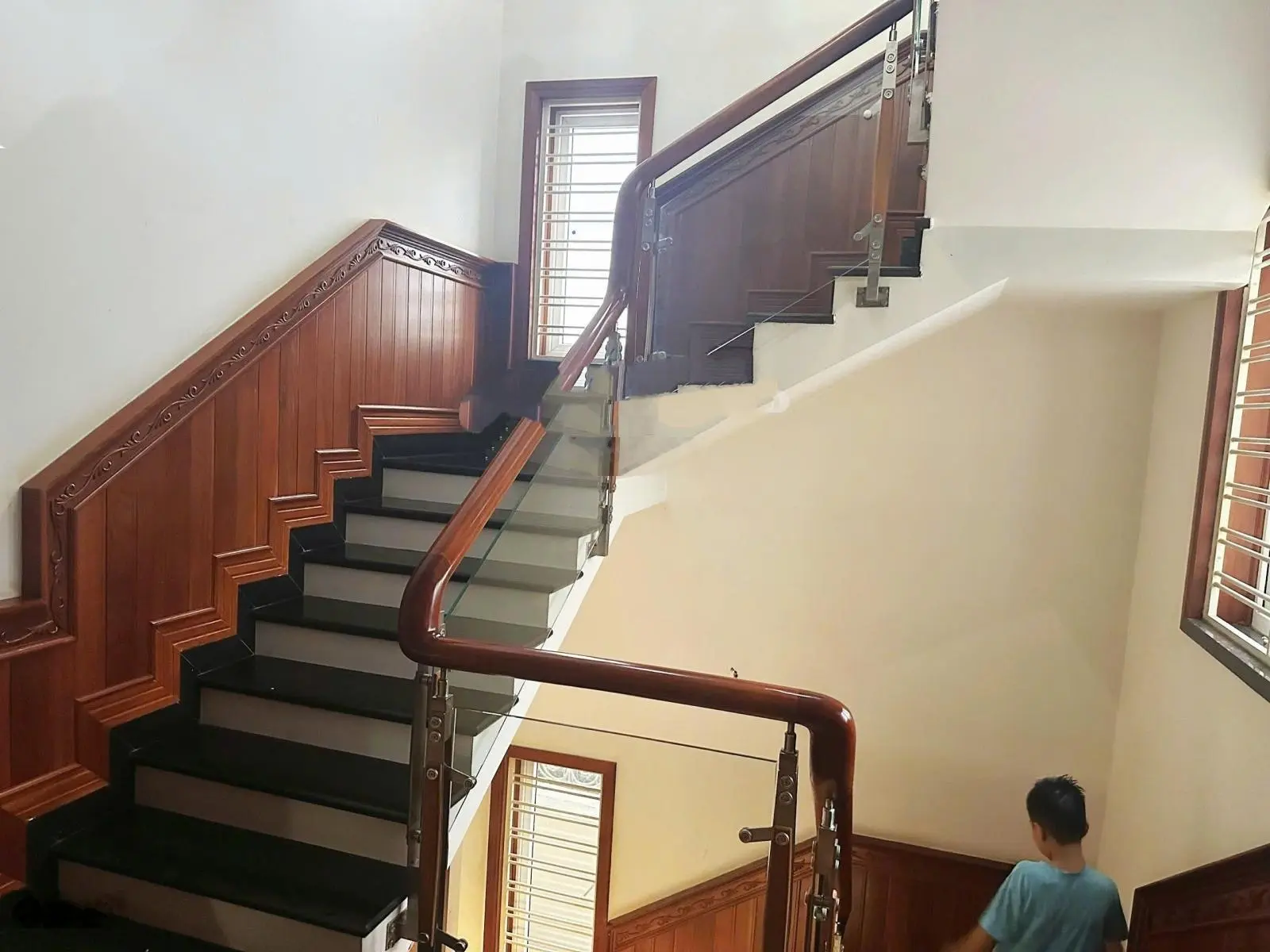 Biệt thự 3 tầng khu nhà ở nam hòa phước long a - quận 9 - ngang 8m, có vỉa hè, dân trí cao