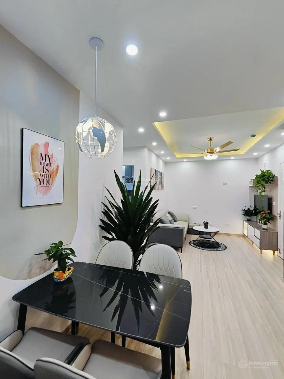 Bán căn hộ 63m căn góc 2pn 2vs HH4A Linh Đàm.Hỗ trợ khách mua v.a.y bank 650tr