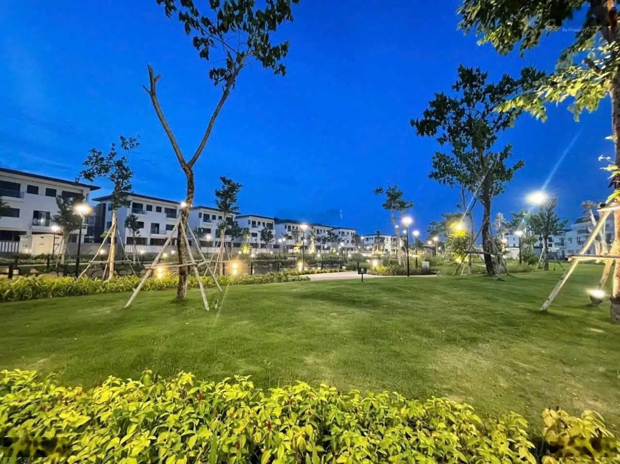 Chính chủ gửi bán căn nhà phố Đông Nam 76.81m2 giá 4,7 tỷ bao chuyển nhượng. LH 0901 309 *** xem nhà