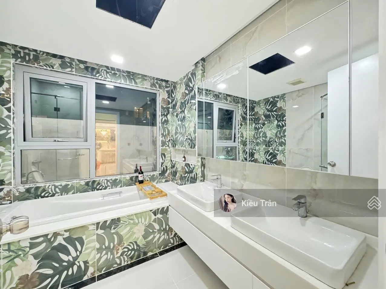 Căn hộ cao cấp 4 phòng ngủ view và tầng siêu hiếm tại Vinhomes Central Park, xem pháo hoa tại nhà