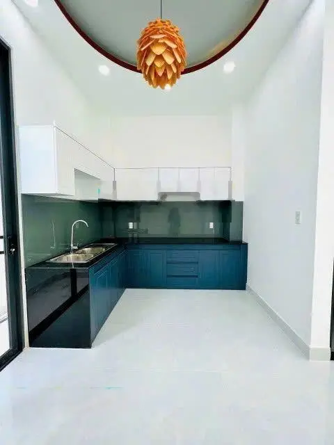 nhà đẹp Nguyễn Duy Trinh, Q.9, 50.2m2 (4.14x11.8), hẻm 9m thông thoáng, SHR, nở hậu, giá: TT.