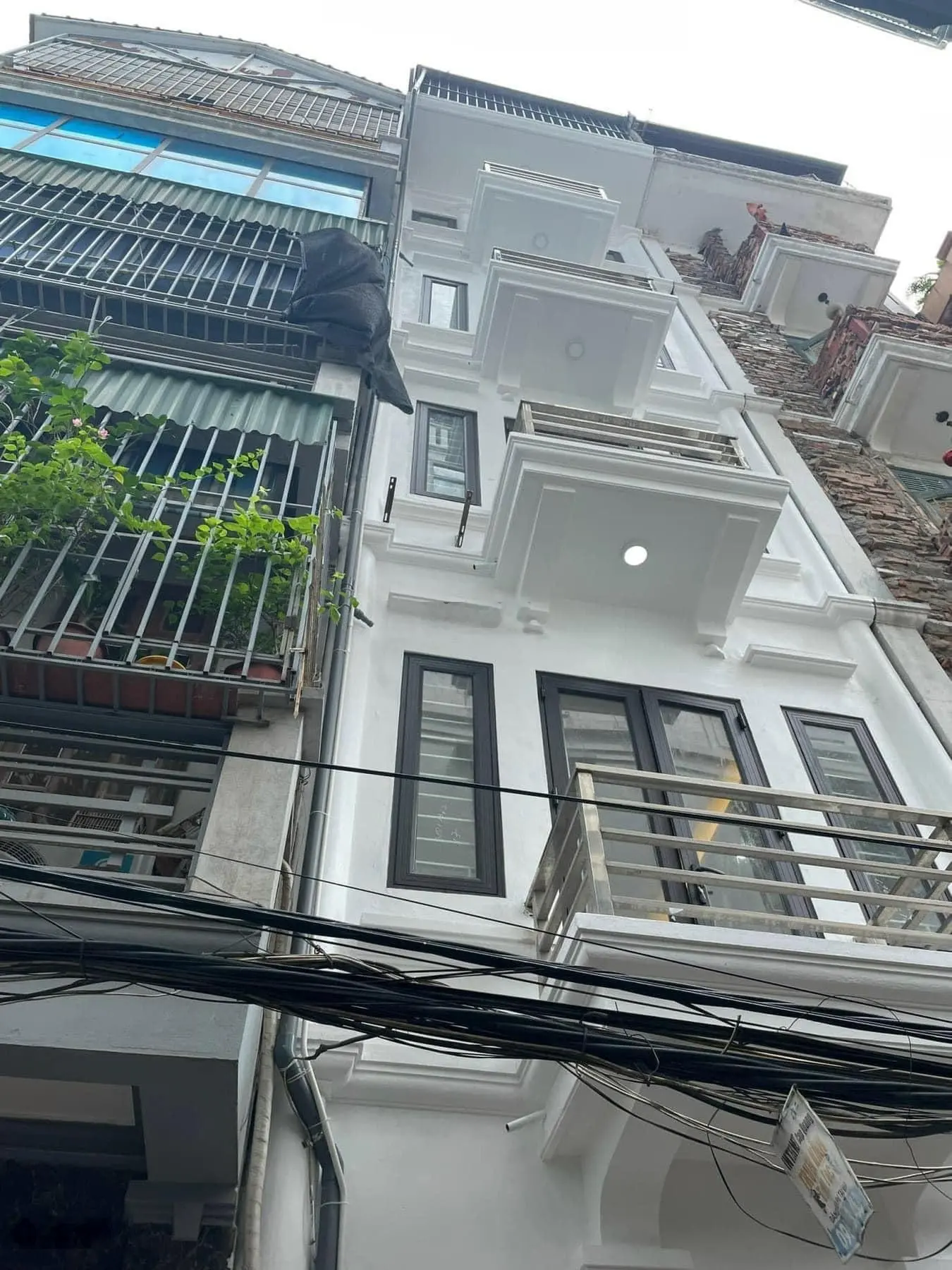 Hơn 3 tỉ nhà đẹp Vĩnh Hưng ngõ thông kinh doanh ô tô đỗ cửa, nhiều tiện ích, sổ vuông đẹp