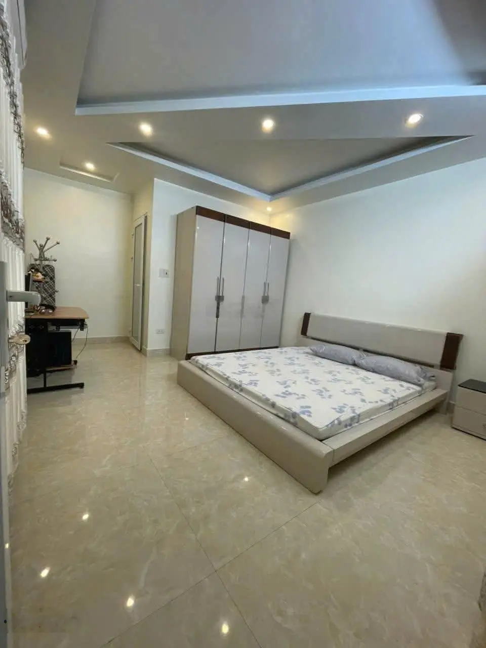 Nhà Thiên Lôi Aeon Mall, 64m2, 2 ôto tránh nhau, có thể kinh doanh làm vp cong ty, trung tâm tiếng