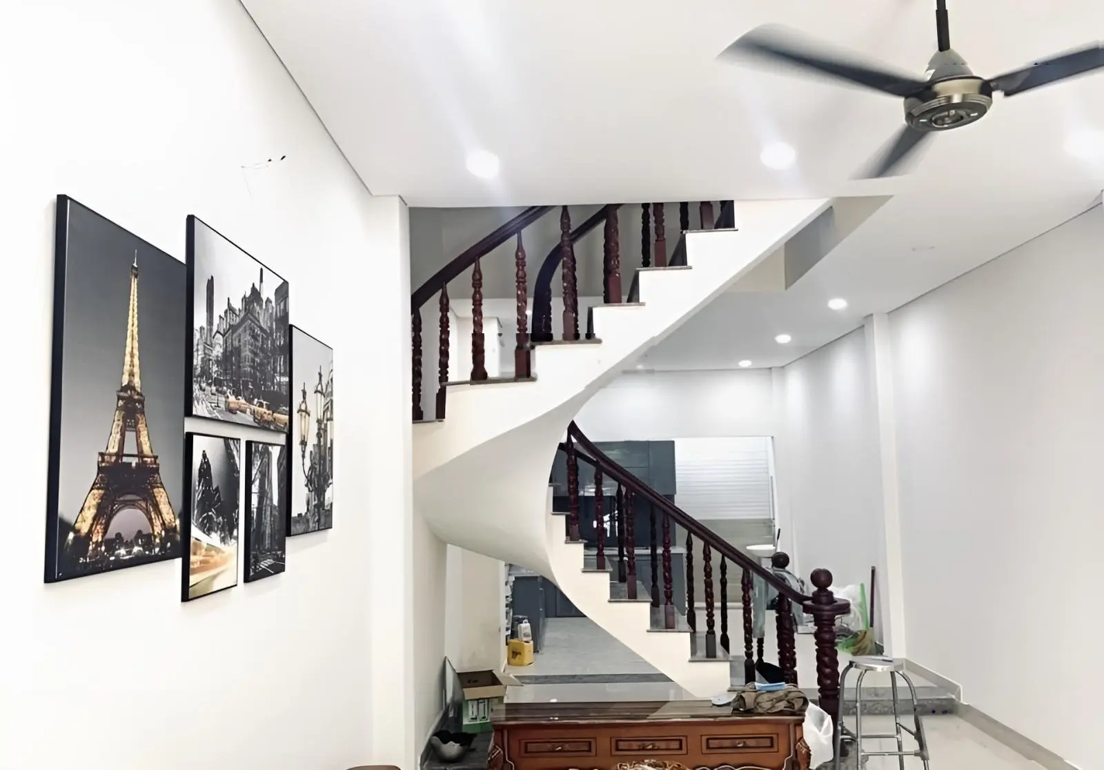 Bán nhà hẻm xe hơi nhà 3 tầng 60m2 giá 2tỷ550 triệu đường Đặng Thùy Trâm P13 Bình Thạnh. Sổ sẵn