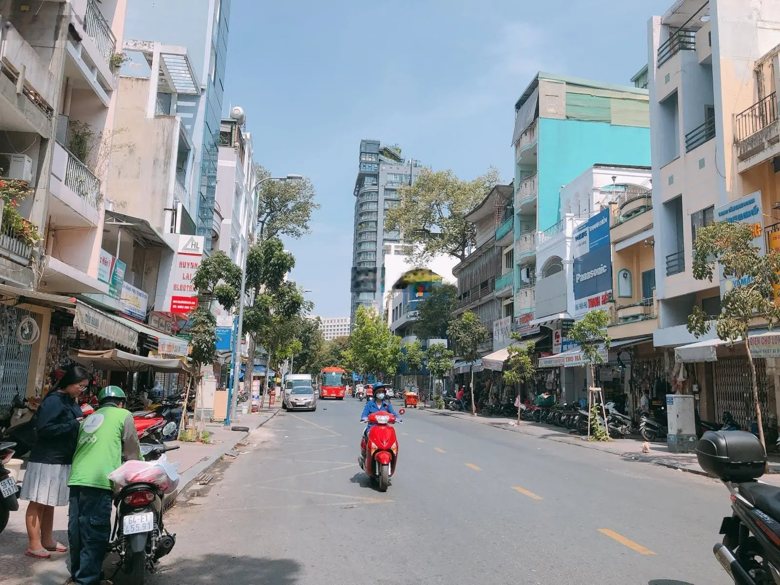 Hạ giá 10 tỷ, bán nhà MT Tôn Thất Tùng, P Bến Thành Q1 (DT: 5x18m 3 tầng) giá 38 tỷ