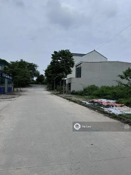 Bán nhà tại khu đất dịch vụ Đồng Tía Chúc Sơn